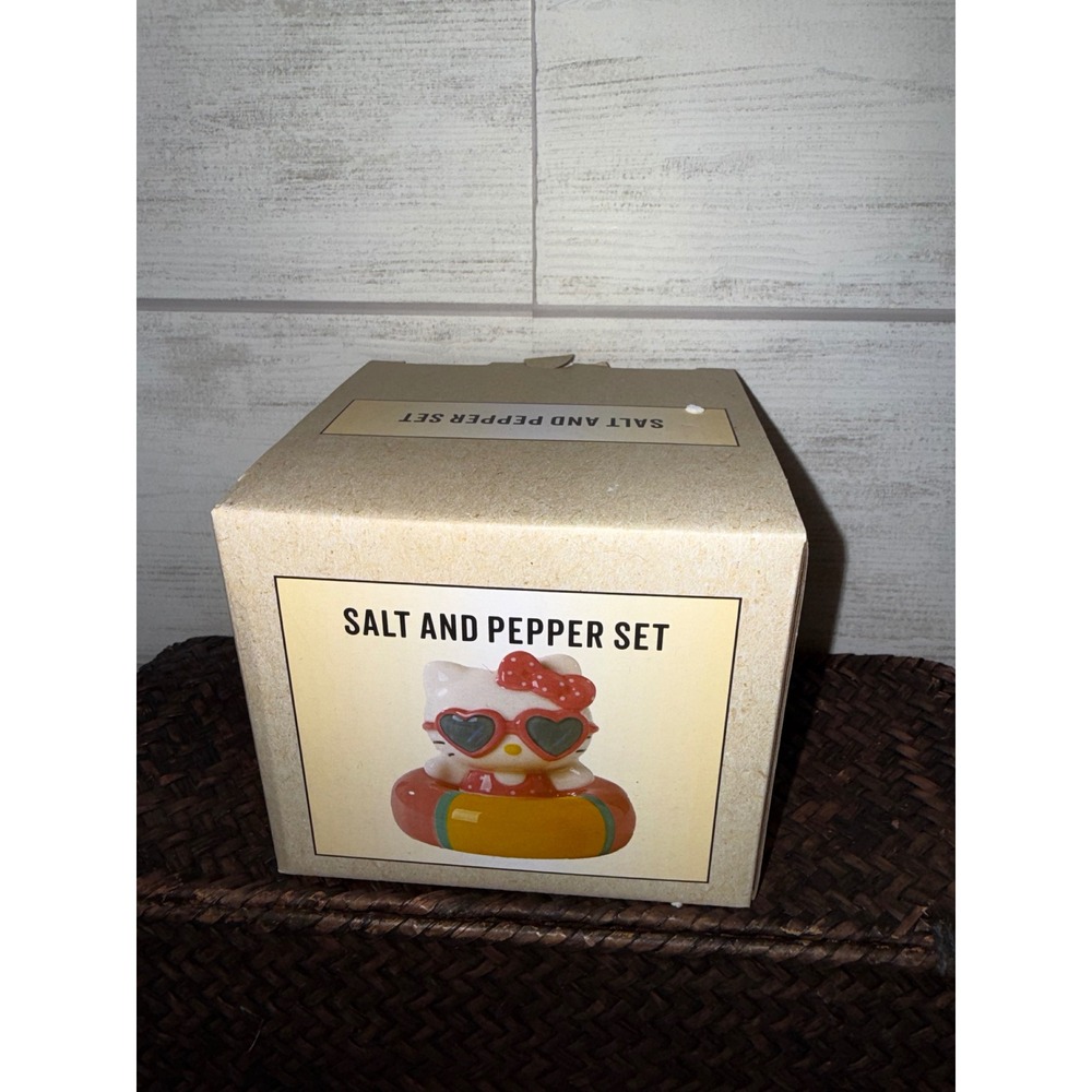 Hello Kitty Sanrio Blue Sky Ceramic Salt and Pepper Shaker Set Summer Pool Float